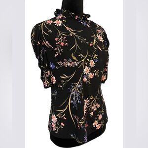 CeCe Women's Floral knit Blouse Size small